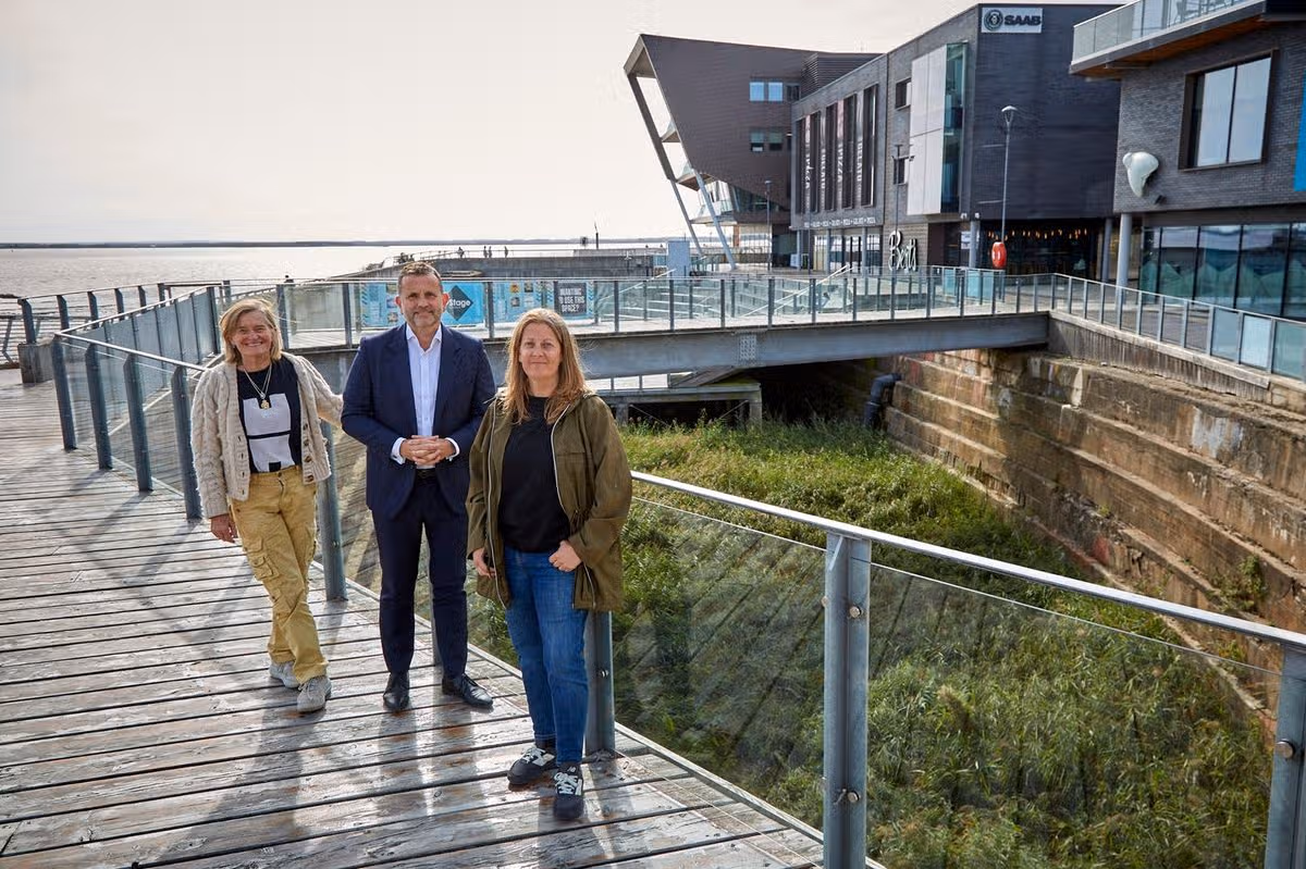 Artist Annabel McCourt, right, with Wykeland Group MD Dominic Gibbons and Sarah Brignall, daughter of Wykeland’s founder, the late Jack Brignall at the location for a planned new sculpture overlooking the Stage @TheDock amphitheatre in Hull’s Fruit Market.