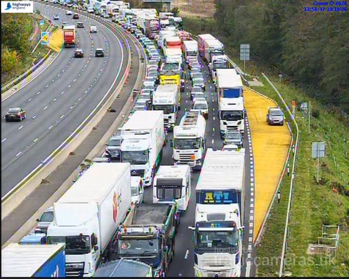 Heavy traffic on the M6 northbound