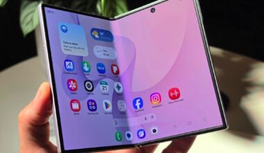 Skip The iPhone Duo And Save Up To $200 On Samsung Galaxy Foldables