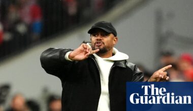 Vincent Kompany taken to hospital after collapsing at Bayern training | Vincent Kompany
