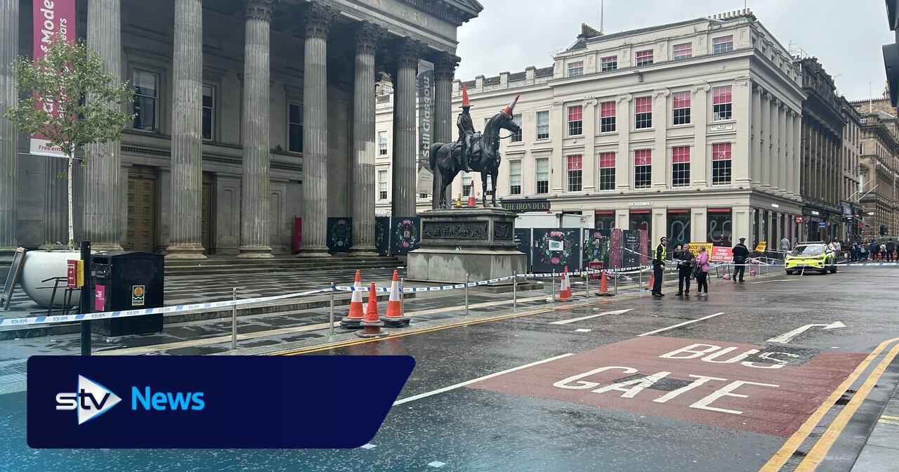 Man in hospital after attack involving group of men near Duke of Wellington statue in Glasgow