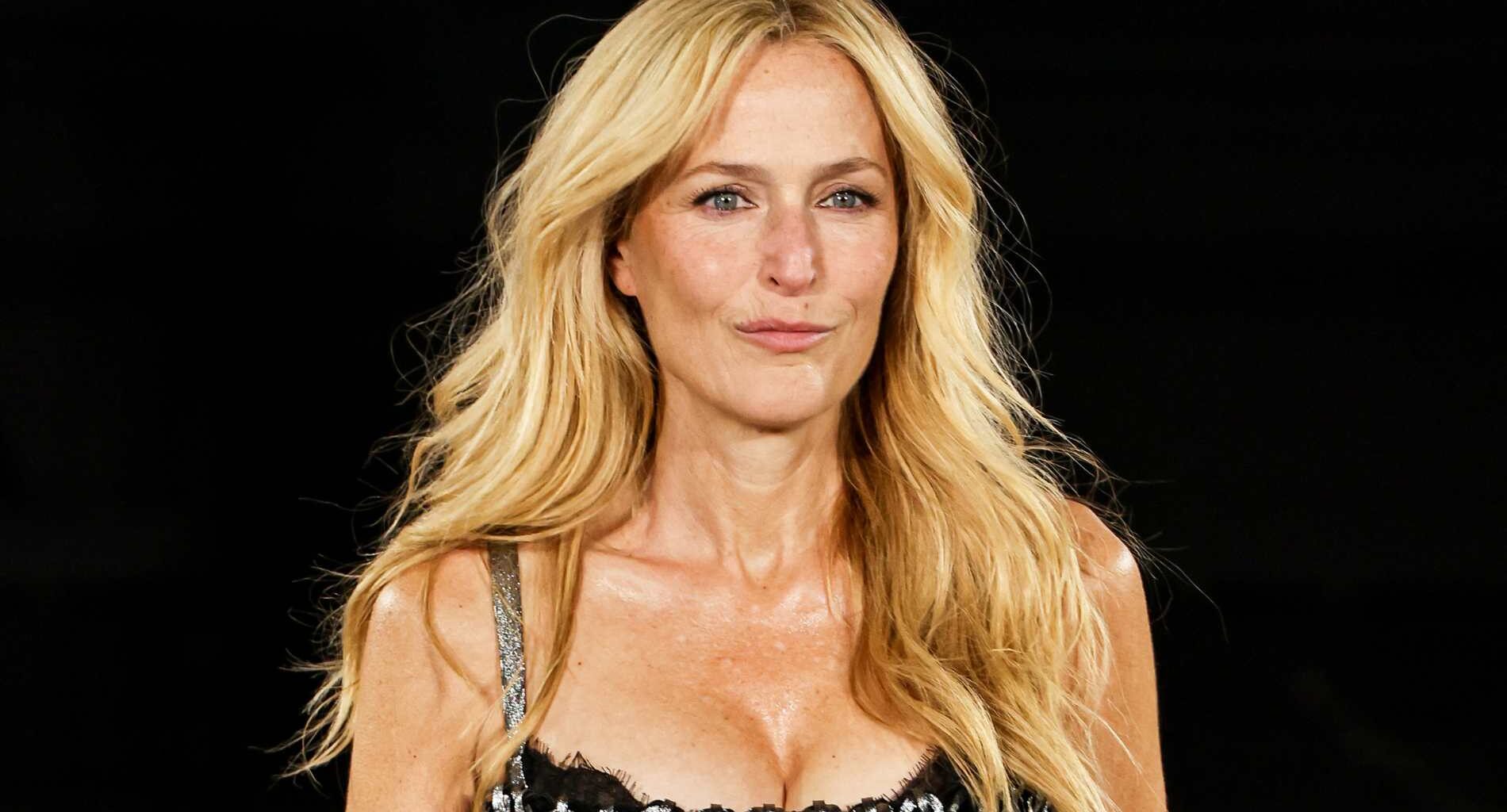 Gillian Anderson Paris Fashion Week