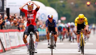 How Jarno Widar let a gap open to win a sprint