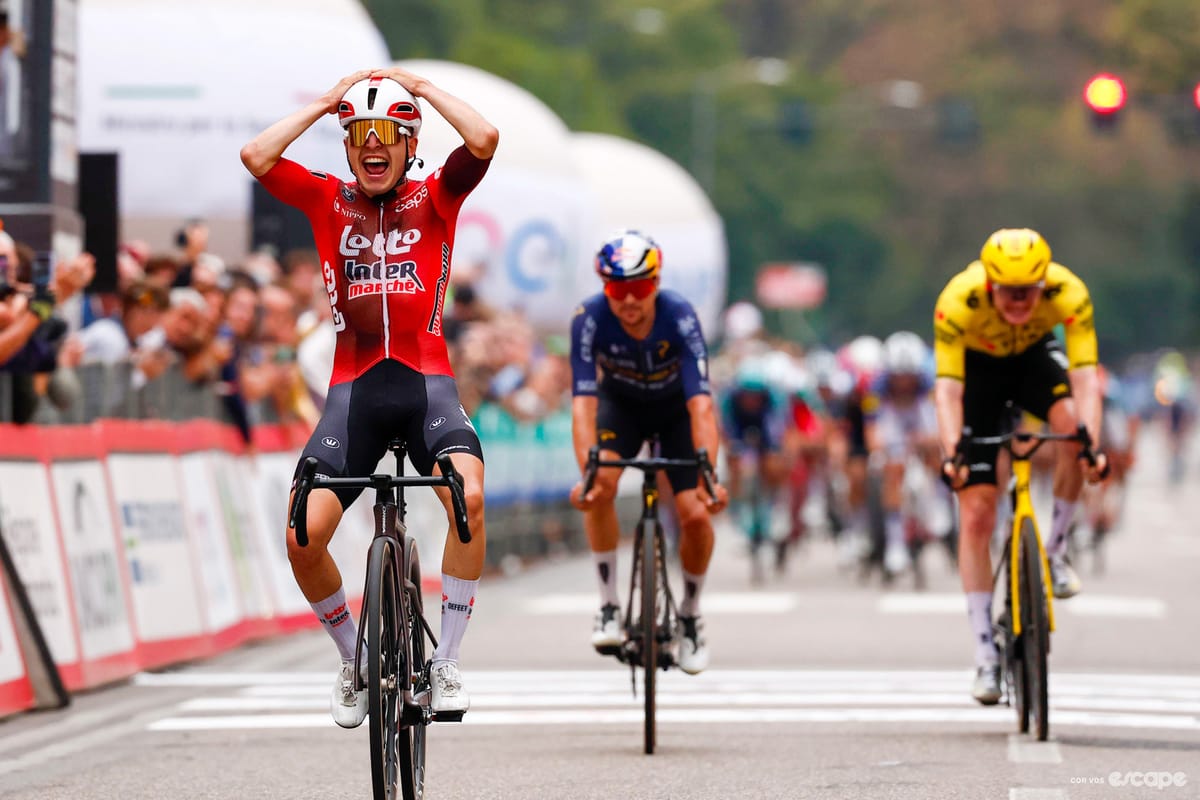 How Jarno Widar let a gap open to win a sprint