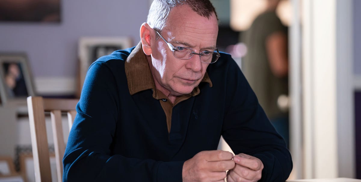 EastEnders airs Ian Beale's return in early iPlayer release
