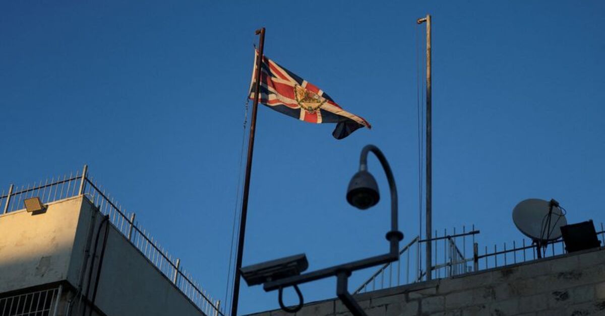 British diplomats to remain at renamed consulate in Jerusalem