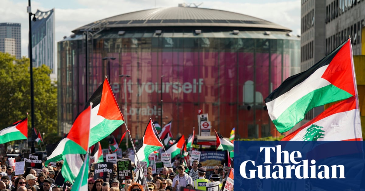 Thousands gather in London to express support for Palestinians after three years of ‘genocide’ | Israel-Gaza war