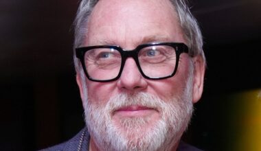 Vic Reeves rushed to hospital after comedian 'collapses during wedding' in fresh health scare