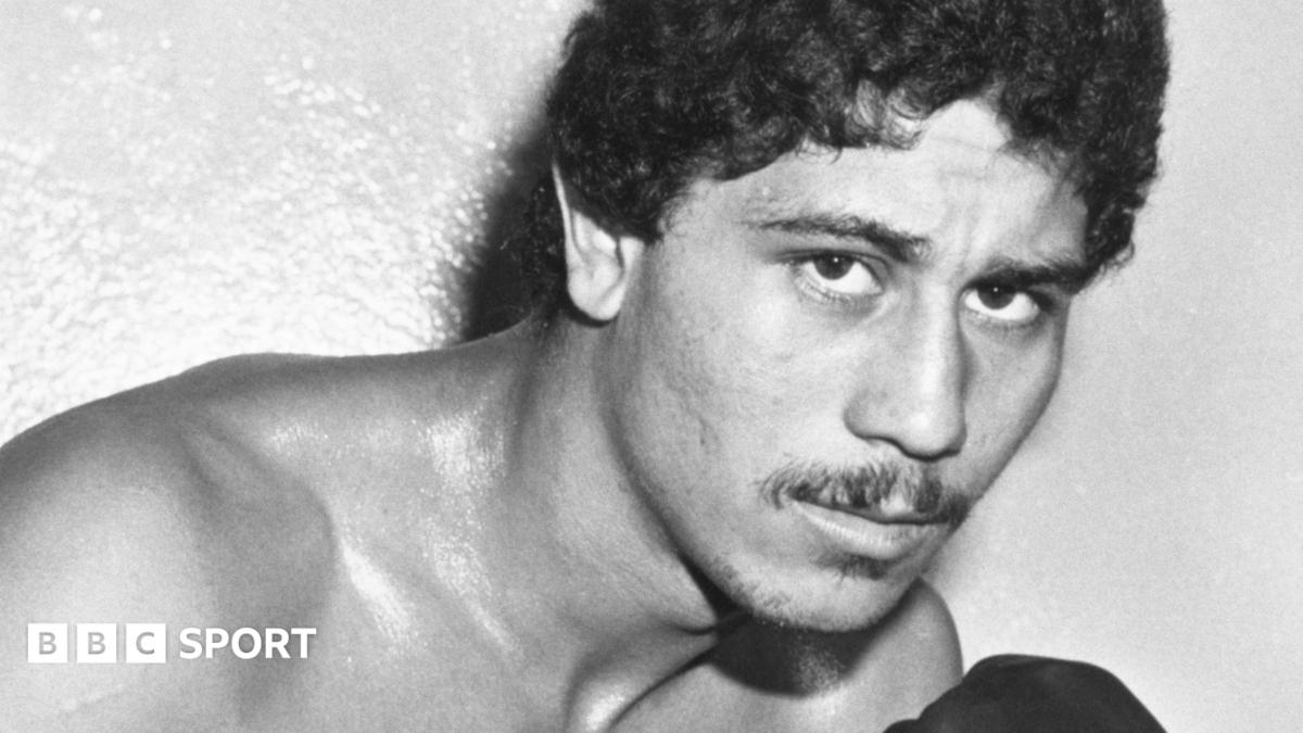 Boxer Wilfredo Gomez in his boxing gloves