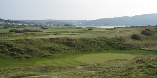 10 golf courses to play in Wales this autumn