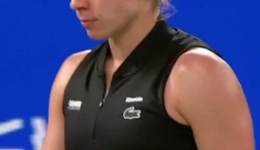 Maja Chwalinska on the run 🏃‍♀️🔥 #dongfengvoyahwuhanopen #WTA #tennis - YouTube