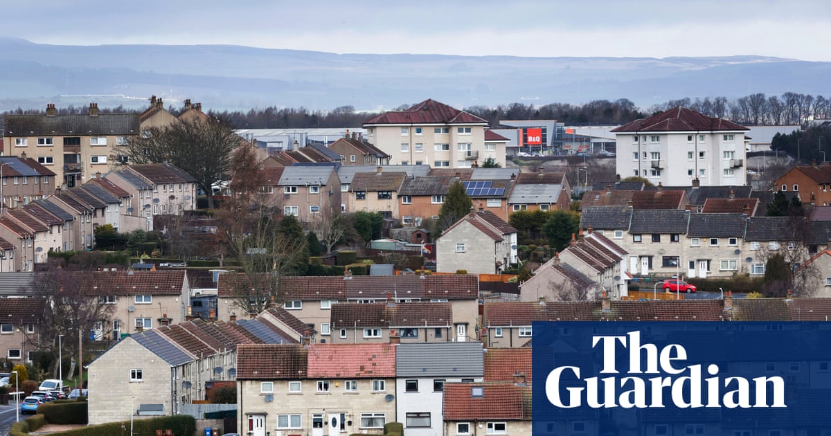 Heat pumps and insulation would cut UK living costs more than new oilfields, study suggests | Energy