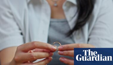 Forget the seven-year itch: opposite-sex marriages more likely to end after two decades | Divorce