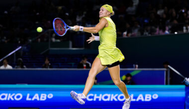 Shnaider wins three-set classic over Jovic to make Ningbo semis