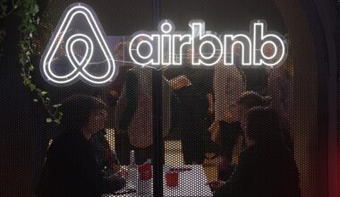 Airbnb’s new cleaning rules spark internet fights with hosts whining they can’t make guests wash dishes and do laundry