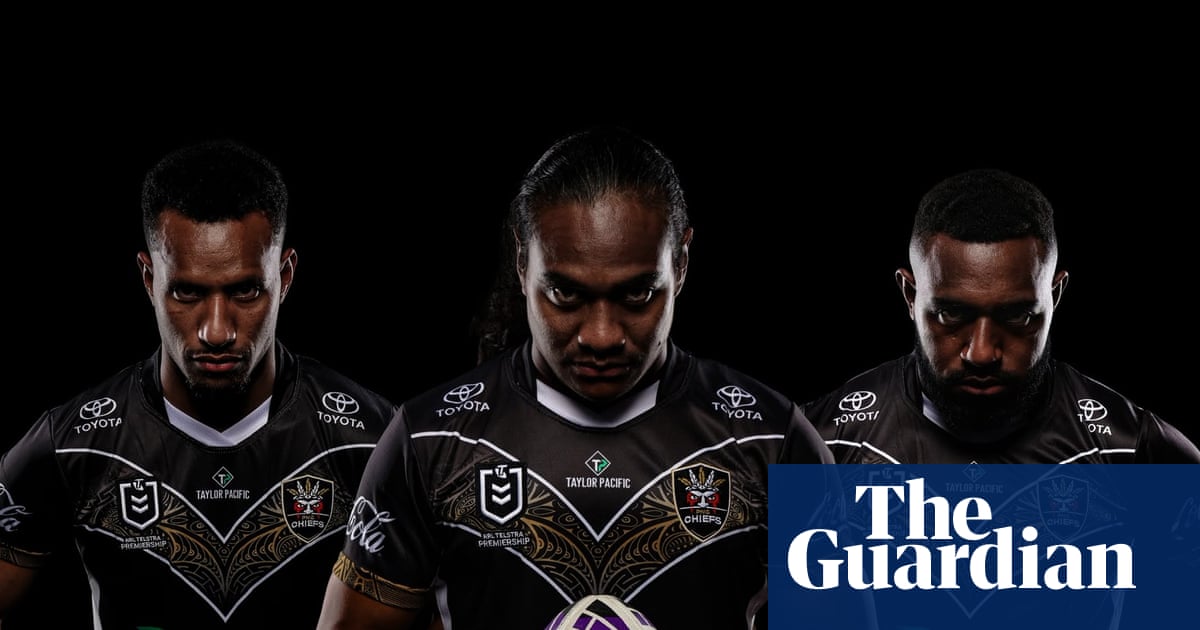 PNG Chiefs unveil logo and jersey for first NRL season amid naming dispute with rival code | PNG Chiefs
