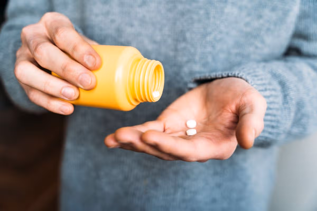 1,000 elderly patients a day are admitted to hospital for emergency care for a reaction to a drug