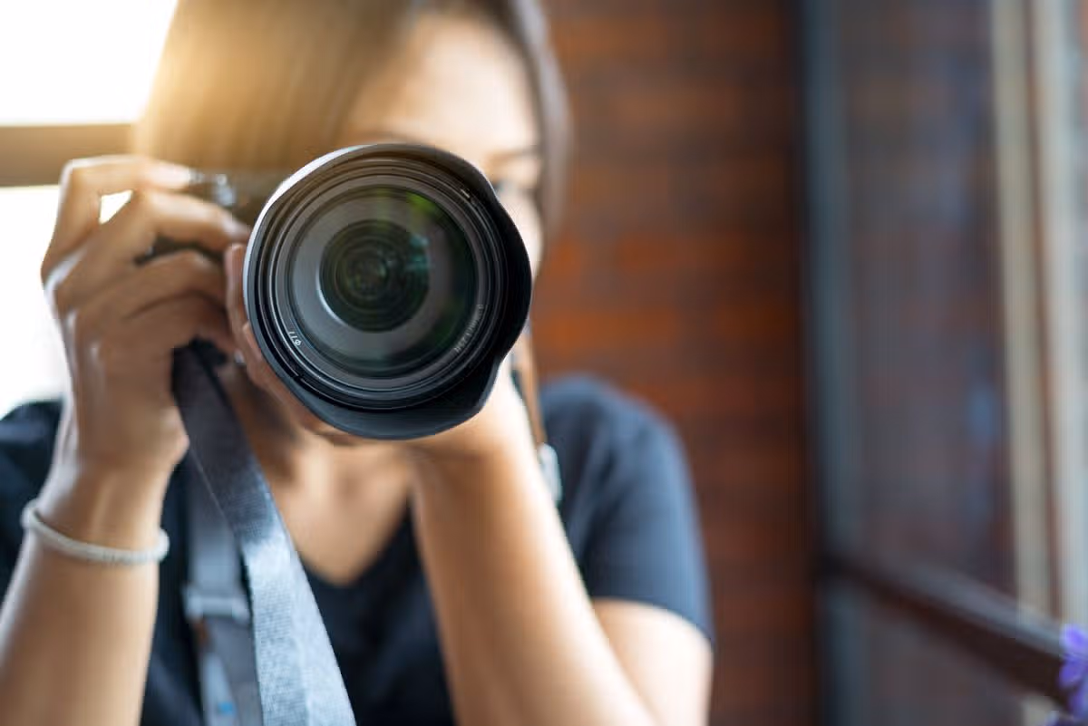 The mum and photographer is warning parents about putting their children's school images through AI (stock)