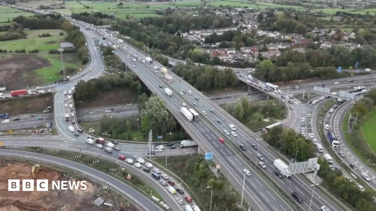 An arial view of the M60.