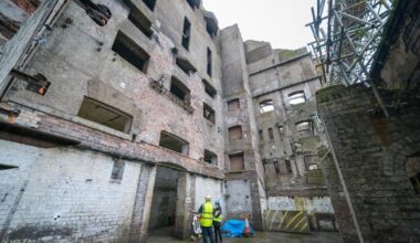 Glasgow School of Art urged to give up ownership of 'The Mack'