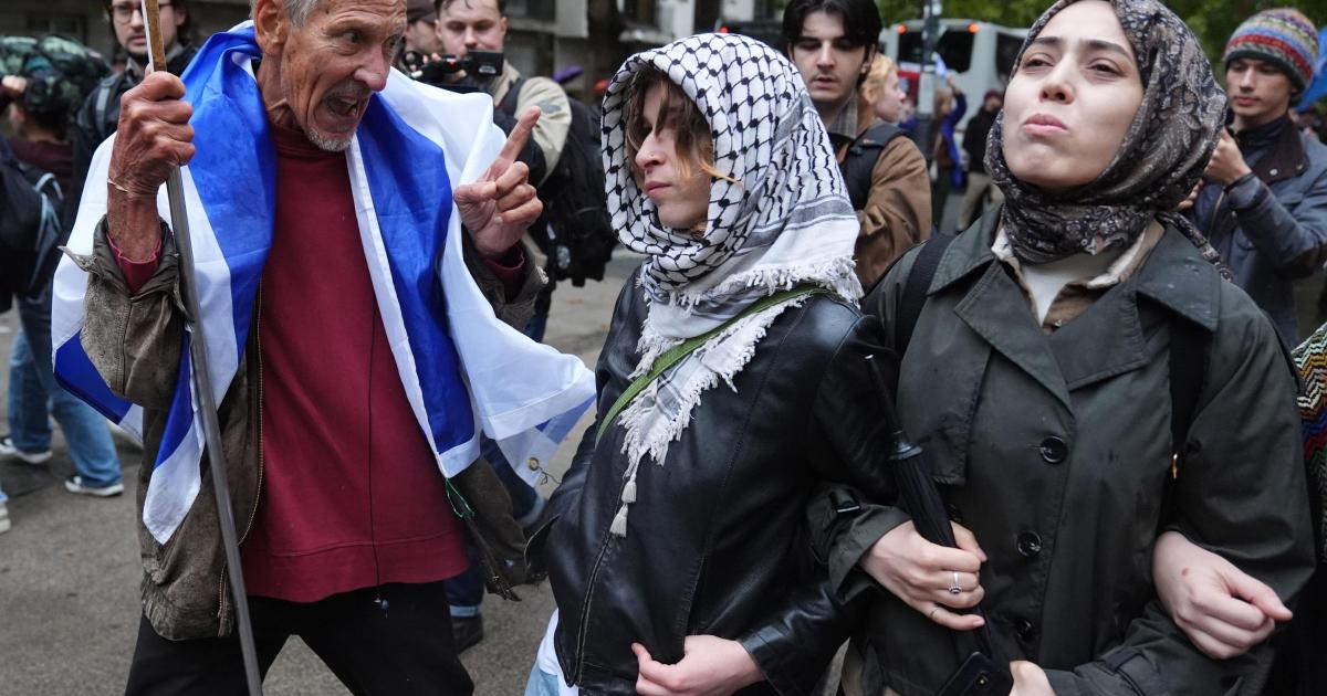 Reading council pressed on pension fund Israel links