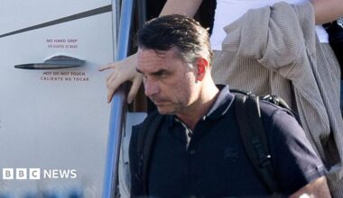 Flávio Bolsonaro seen landing in Miami with family after Brazil presidential election defeat - follow live