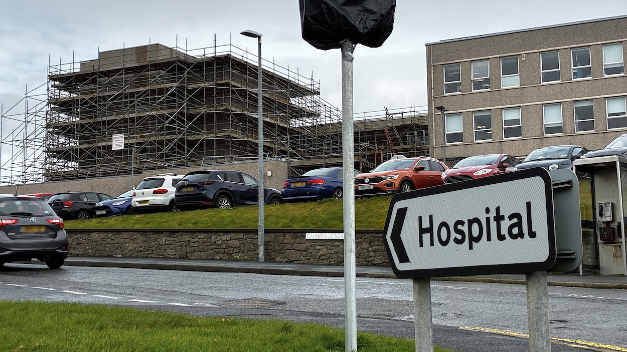 ‘Excellent’ workers praised but NHS urged to make immediate improvements at Gilbert Bain Hospital