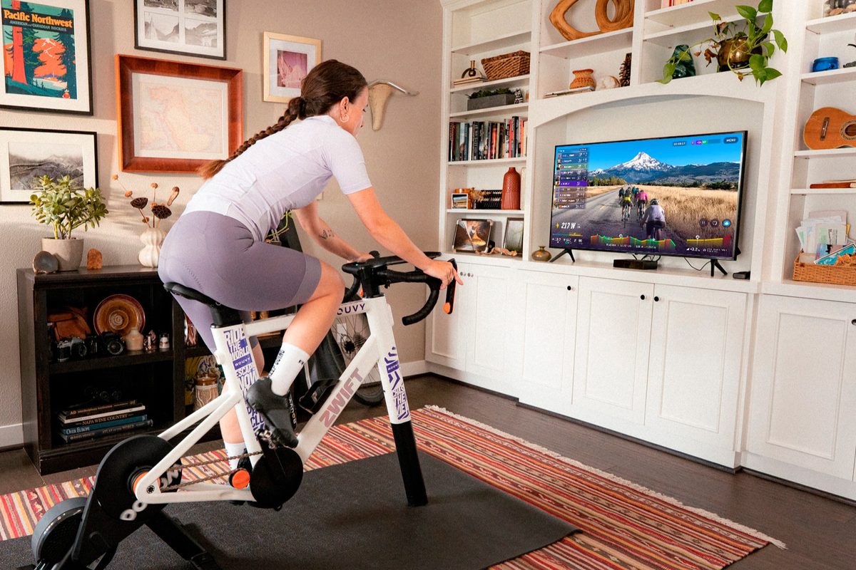 Zwift Ride Rouvy with lady