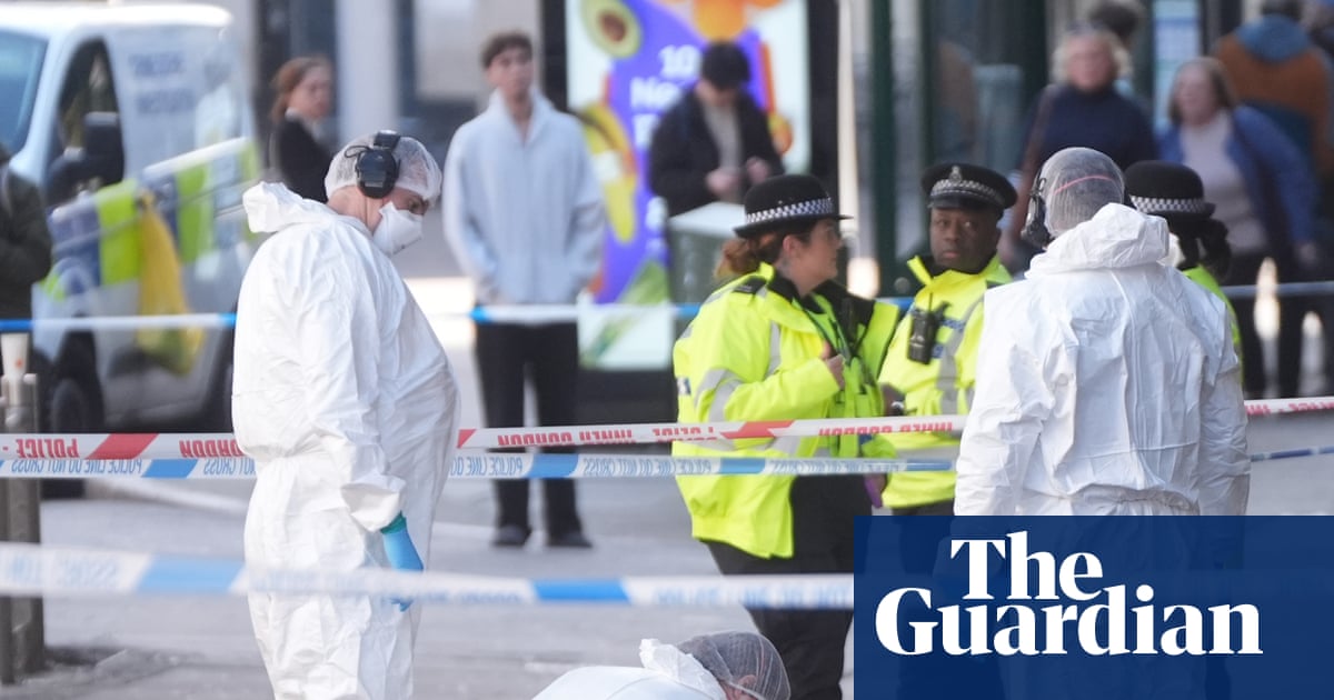Nottinghamshire police officer in hospital after being shot in the foot | Nottingham