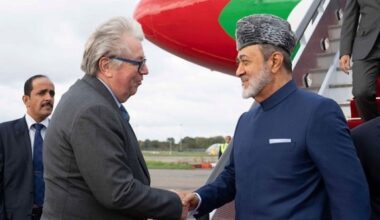 HM arrives in the United Kingdom