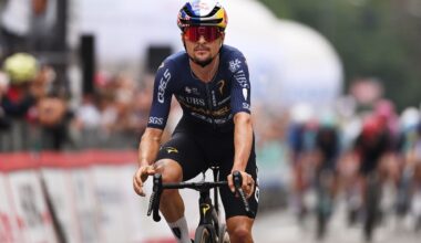'I was mad' – Tom Pidcock says two teammates were hit by police motorbike driving against peloton at Tre Valli Varesine