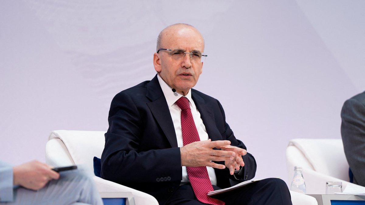 Şimşek tells investors Türkiye has avoided systemic risk in fund turmoil