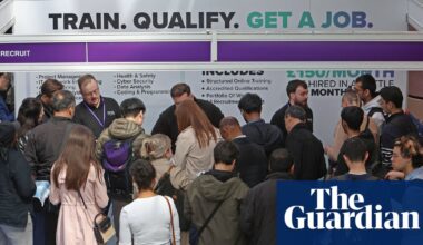 Surprise drop in UK unemployment to 4.7% as John Healey’s first budget looms | UK unemployment and employment statistics