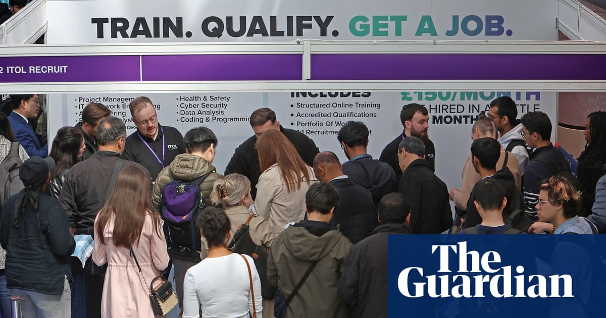 Surprise drop in UK unemployment to 4.7% as John Healey’s first budget looms | UK unemployment and employment statistics