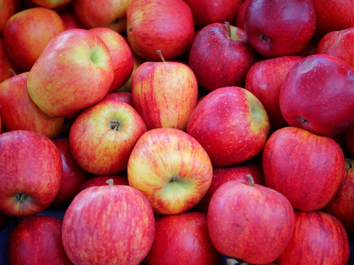 What Happens If You Eat An Apple Every Day? A Dietitian Explains