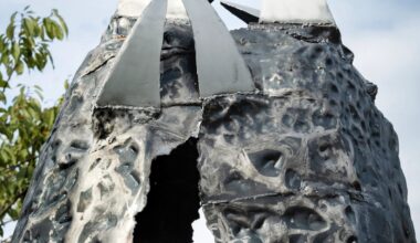 In Pictures: the best of Frieze Sculpture 2026 - The Art Newspaper