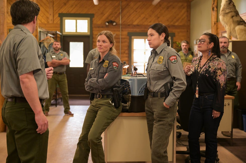 Tracy Spiridakos, Paulina Alexis, Anna Pigeon tracy spiridakos, paulina alexis, anna pigeon