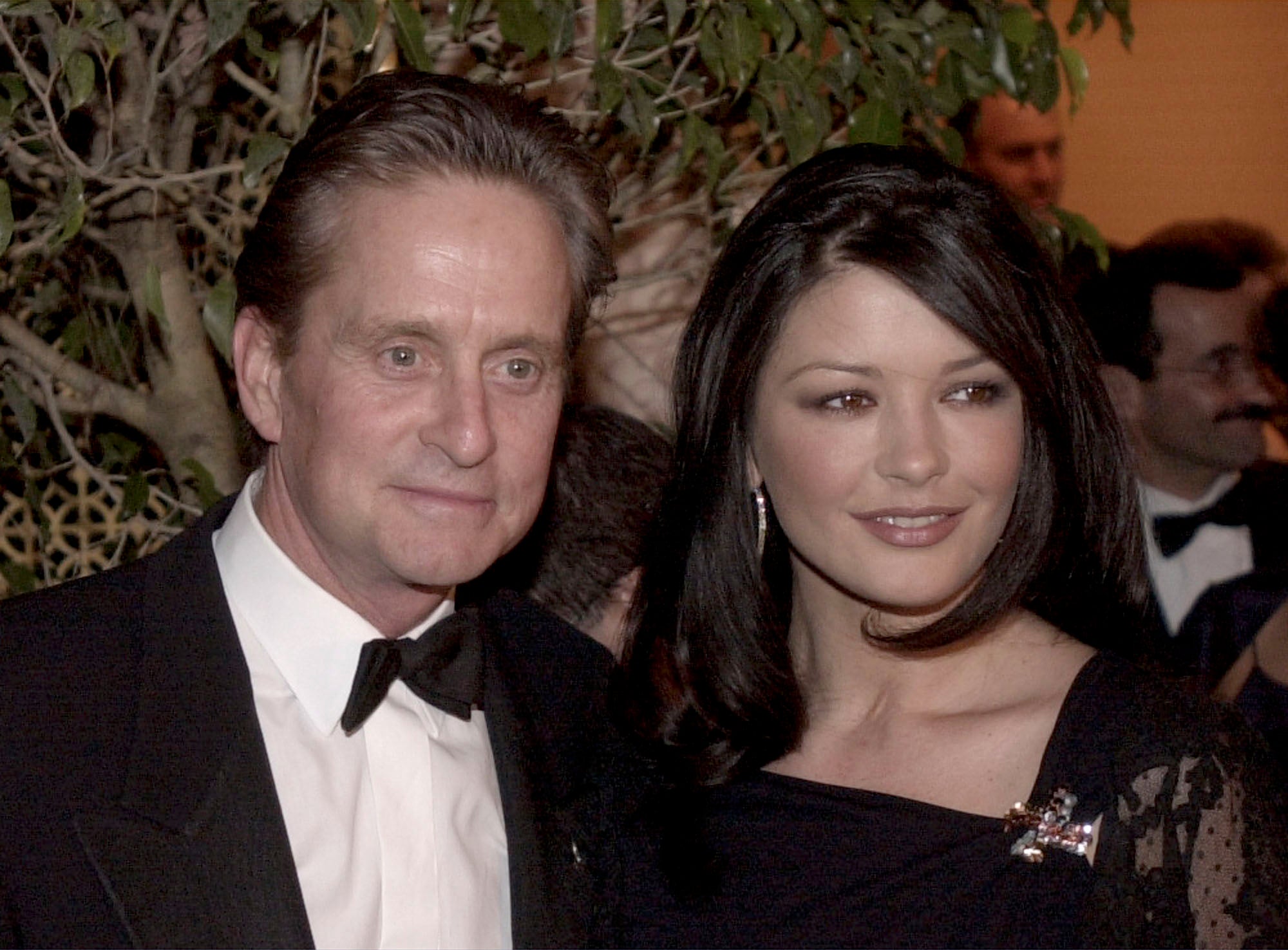 Douglas and Zeta-Jones in 2000