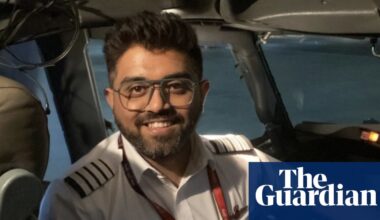 A ‘hero’ pilot, plumber and dentist among those who saved flydubai flight to Israel | Israel