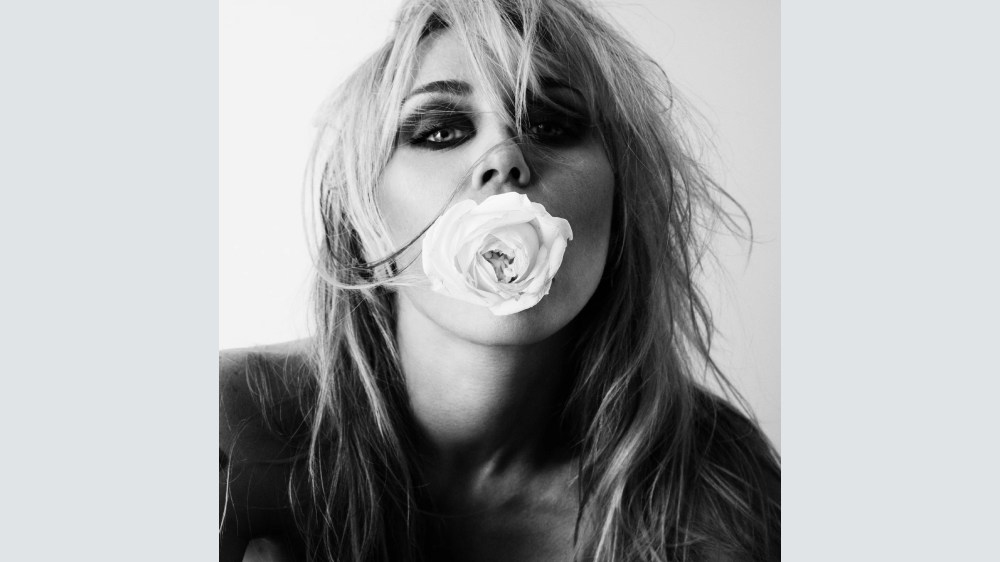 Miley Cyrus 'Bass Persuades'