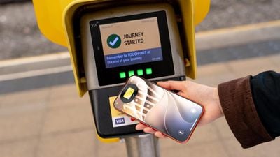 Apple Wallet Bee Card