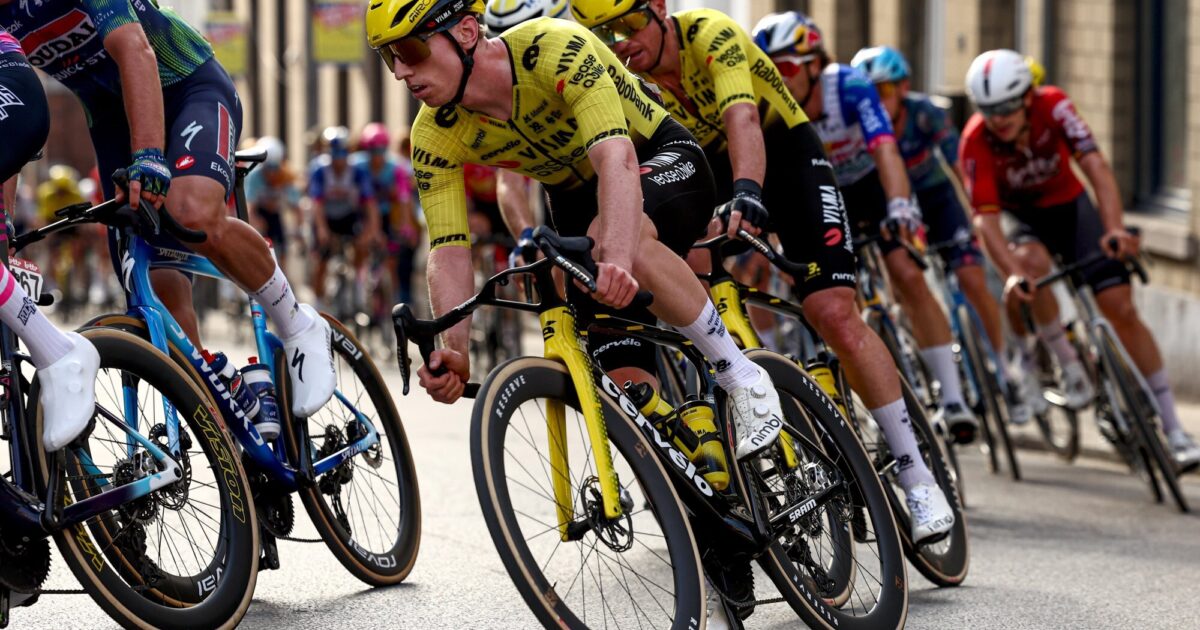 Team Visma | Lease a Bike | Attacking Team Visma