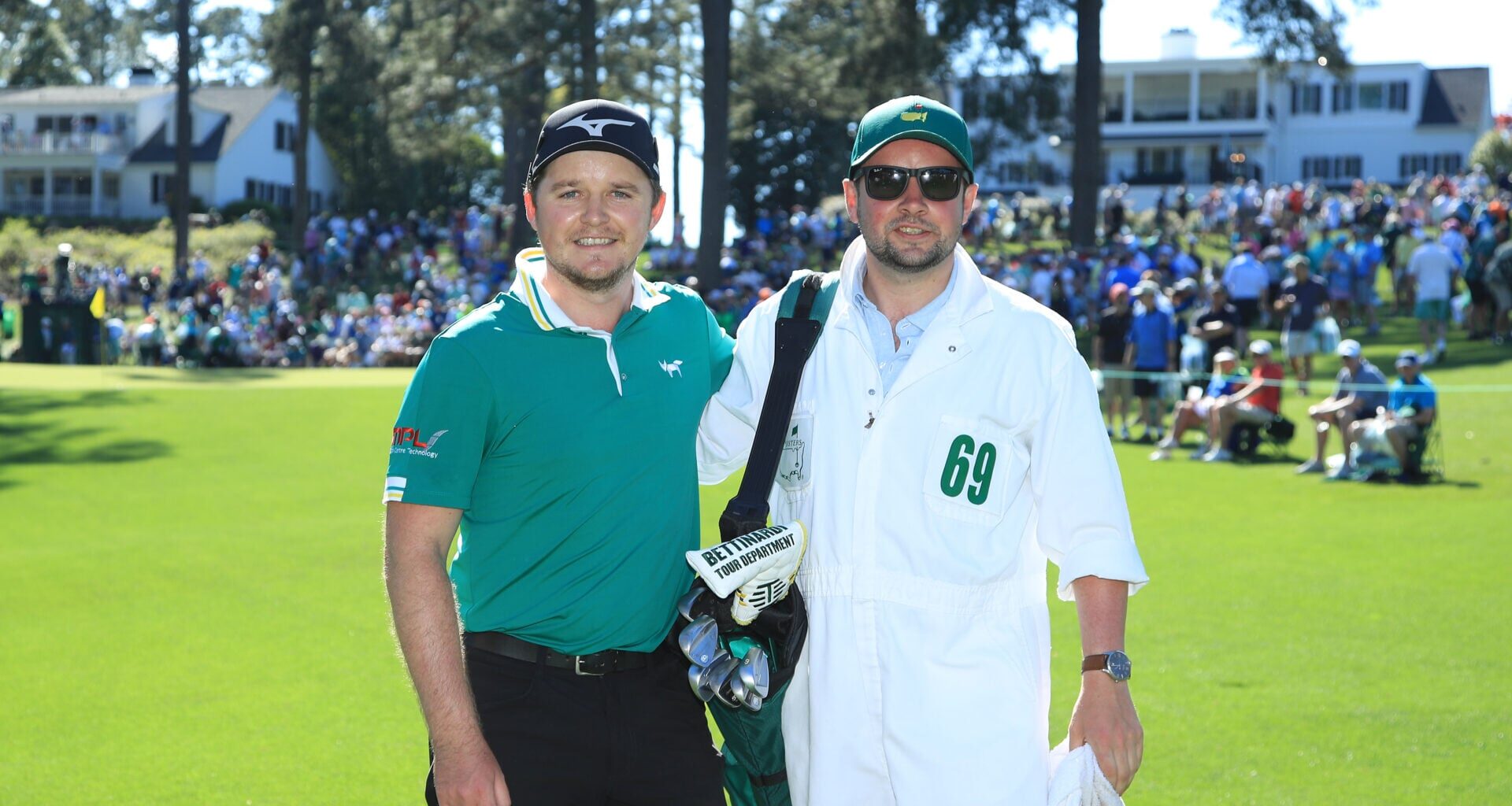 How much professional golfers end up spending when they are invited to play in The Masters