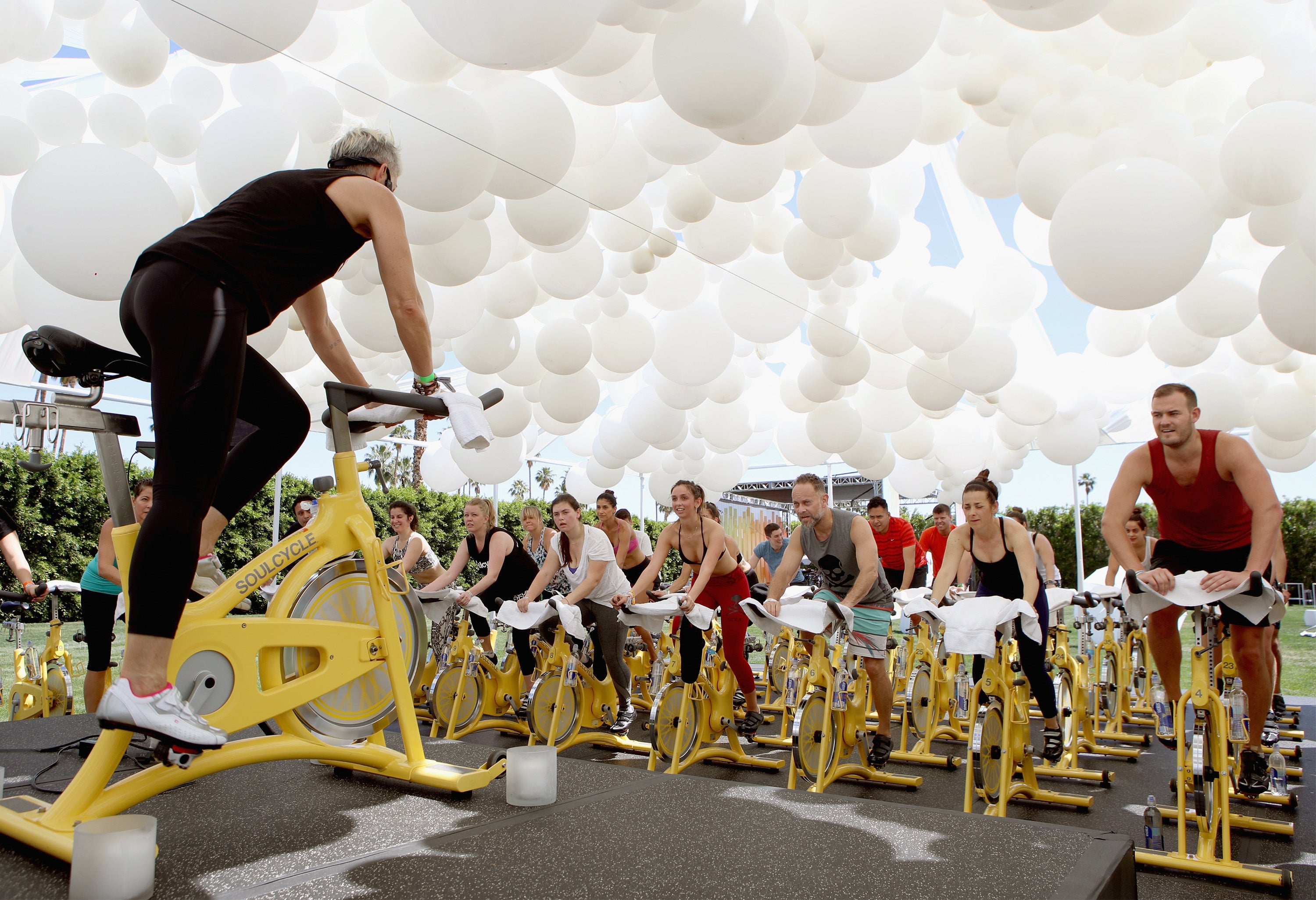 People can burn hundreds of calories in under an hour at classes like SoulCycle and Barry’s Bootcamp. But there’s a hefty annual price tag for most boutique studio memberships