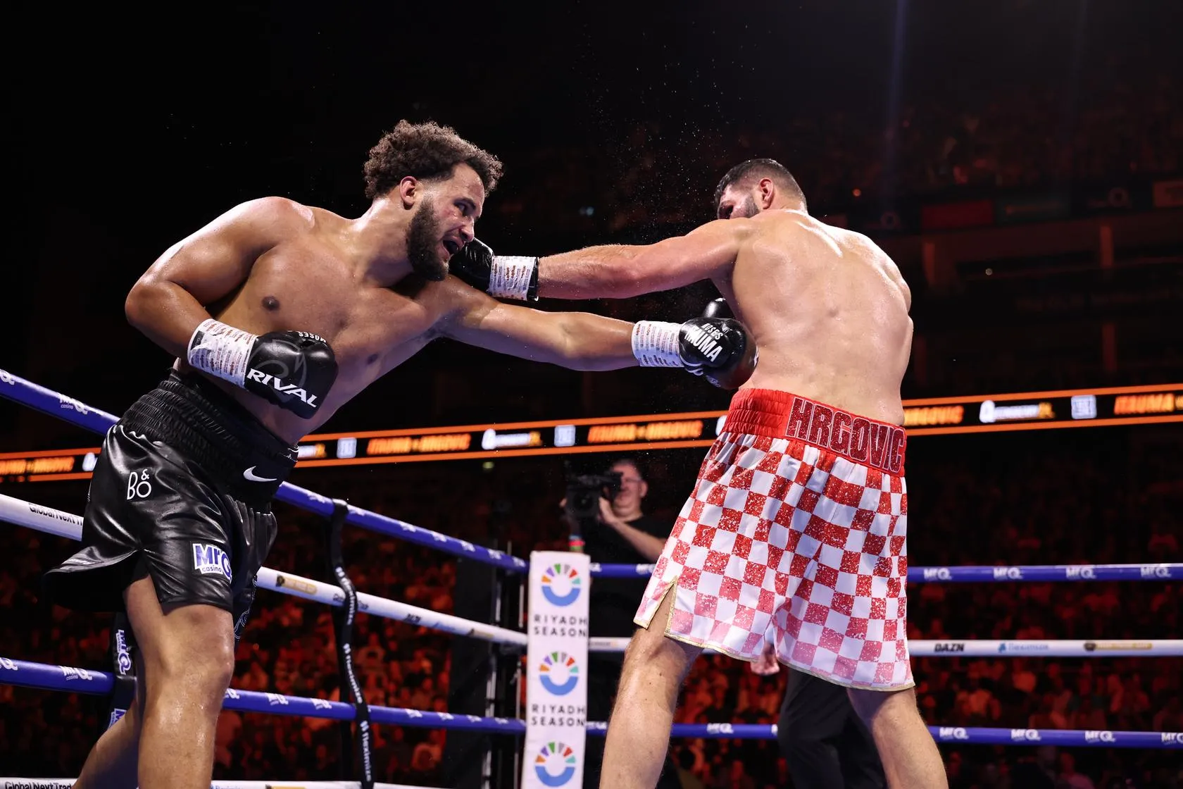 Moses Itauma attacks Filip Hrgovic on August 29, 2026, in London, England