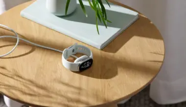 Fitbit Edge is Google’s middle ground between Fitbit Air and Pixel Watch