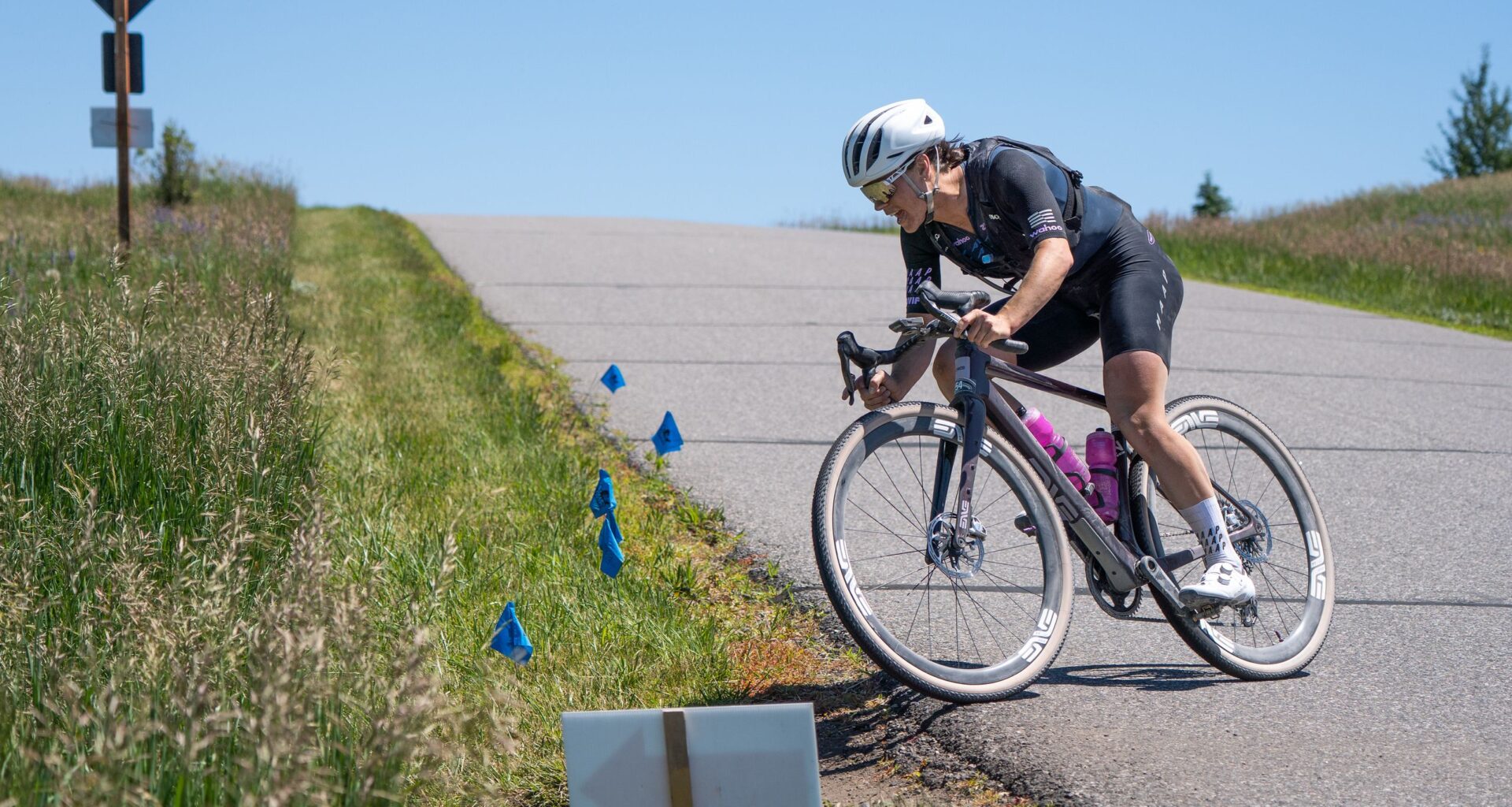 Life Time Grand Prix: Stella Hobbs uses long-range solo attack to win elite women's Big Sugar Gravel