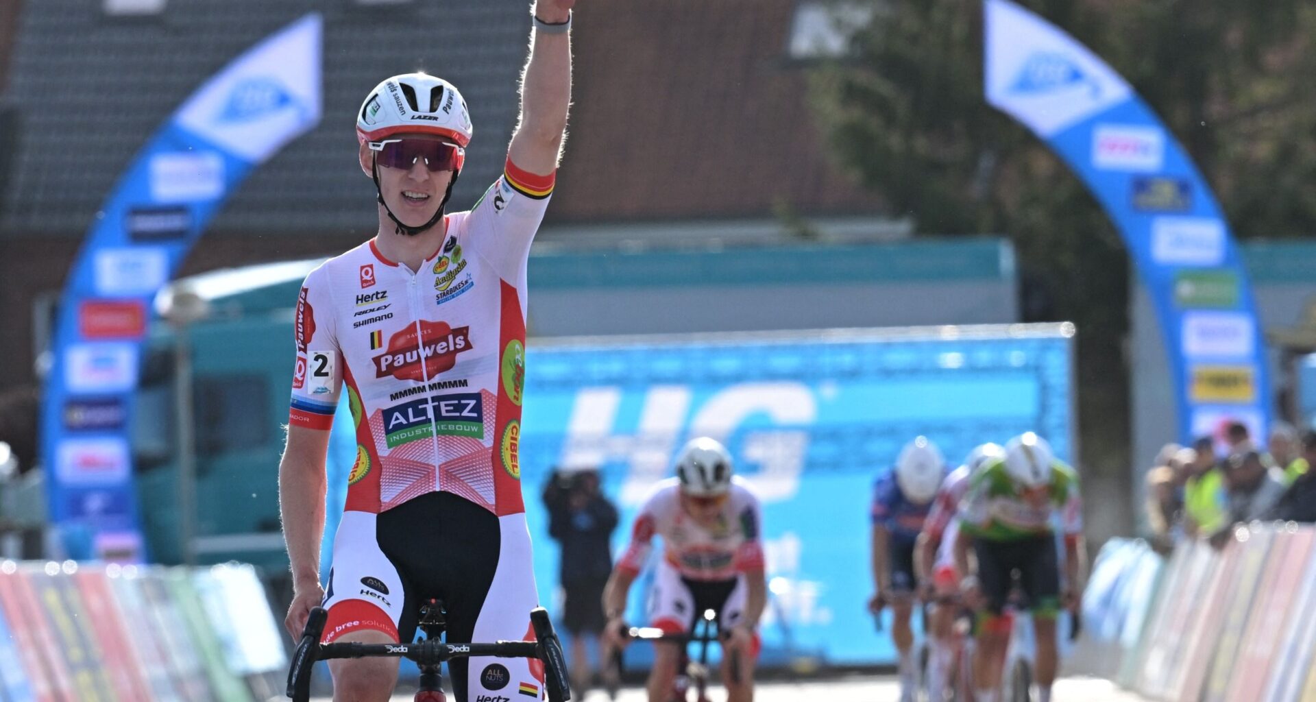 HG Cross: Michael Vanthourenhout scores solo victory in Dendermonde as Pauwels Sauzen go 1-2