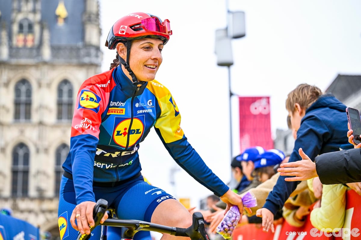 Lucinda Brand signs with Canyon-SRAM, will retire after 2028 Paris-Roubaix - Escape Collective
