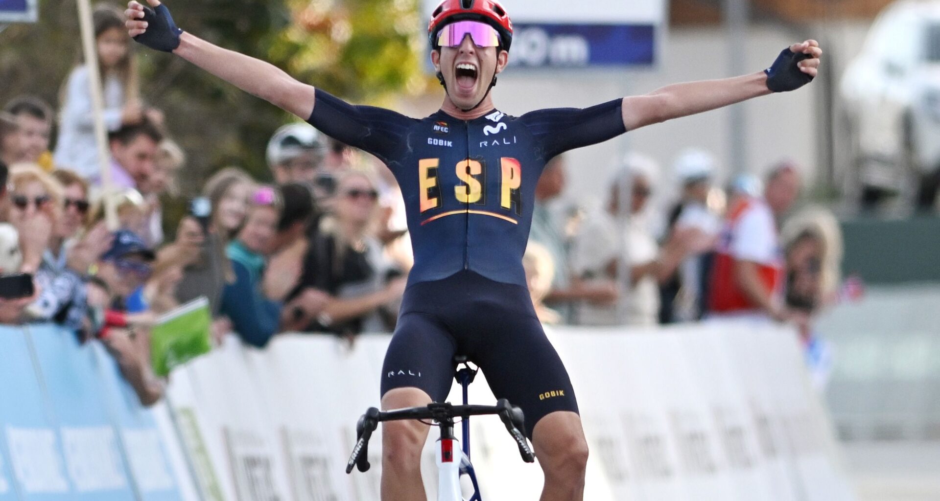 UEC European Championships: Héctor Alvárez solos to victory in under-23 men's road race